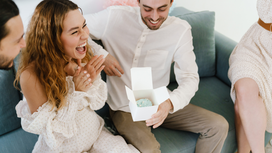 51 Gender Reveal Ideeën zonder rook of vuurwerk